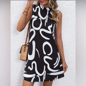 Sleeveless Mock Neck Lightweight Summer Dress Abstract Brush Stokes Design NWT